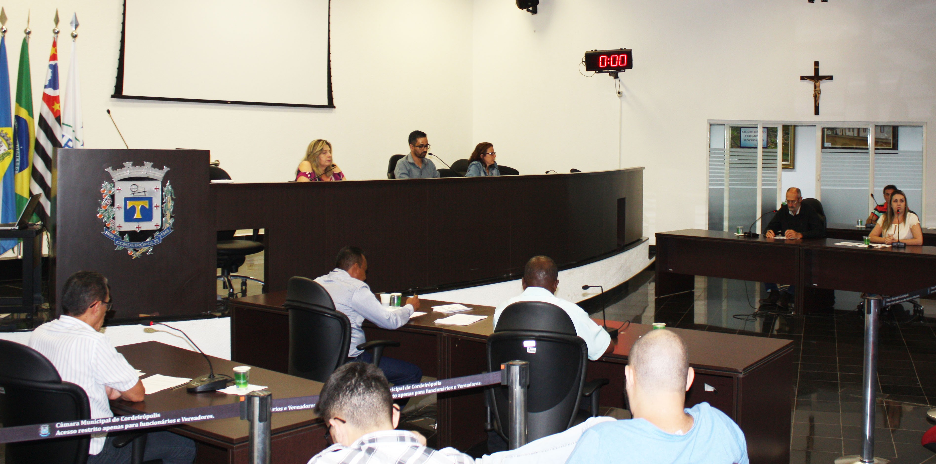 Imagem da notícia: Projeto que obriga rede municipal de ensino a treinamentos em primeiros socorros é aprovado