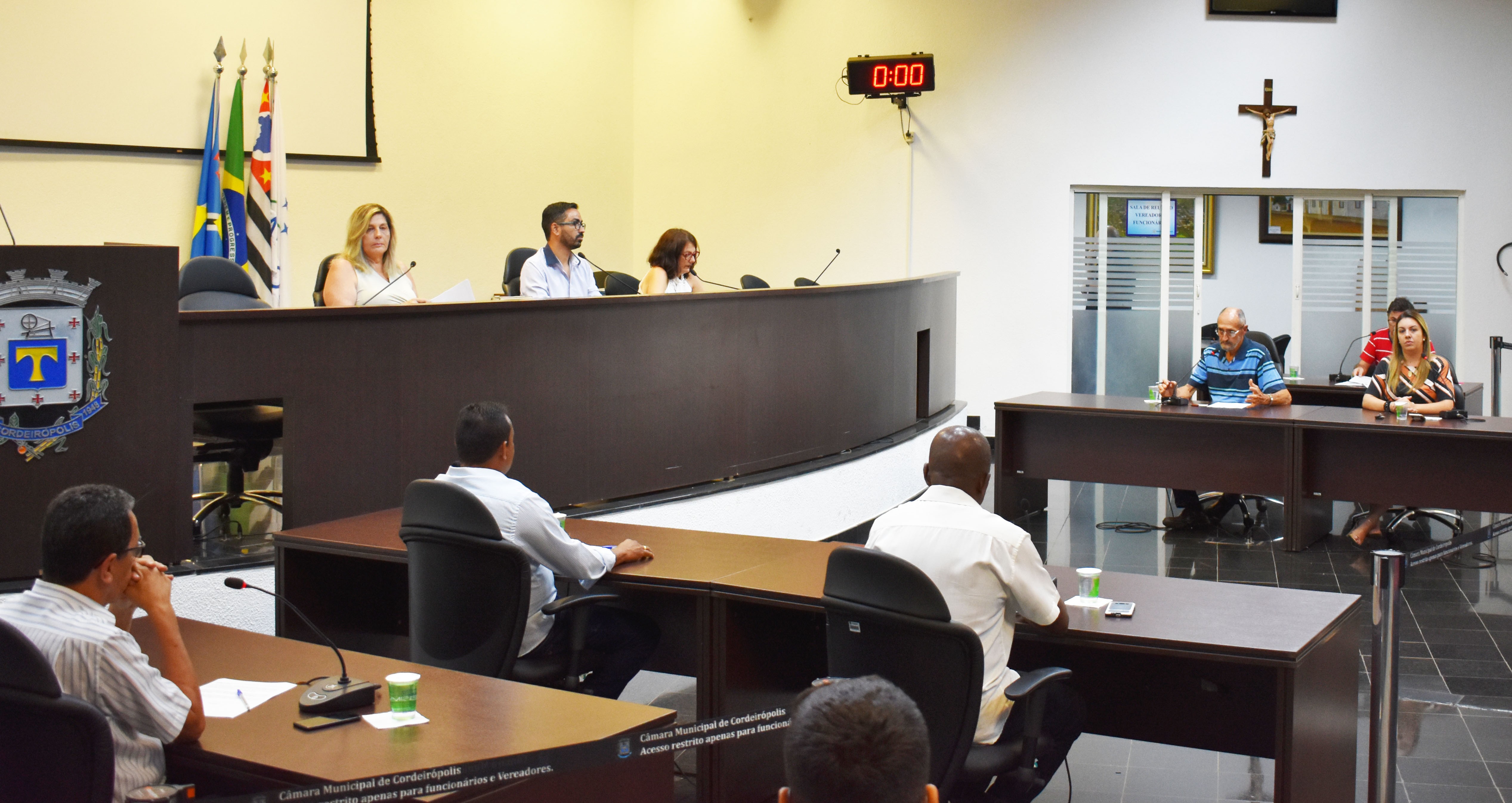 Imagem da notícia: Readequação de IPTU é aprovada em Sessão Extraordinária