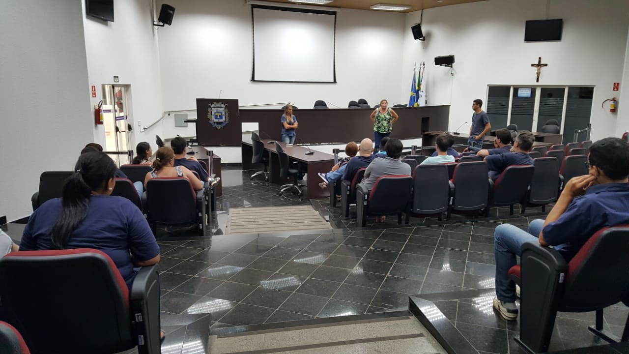 Imagem da notícia: Presidente Cássia  se reúne com servidores da Casa