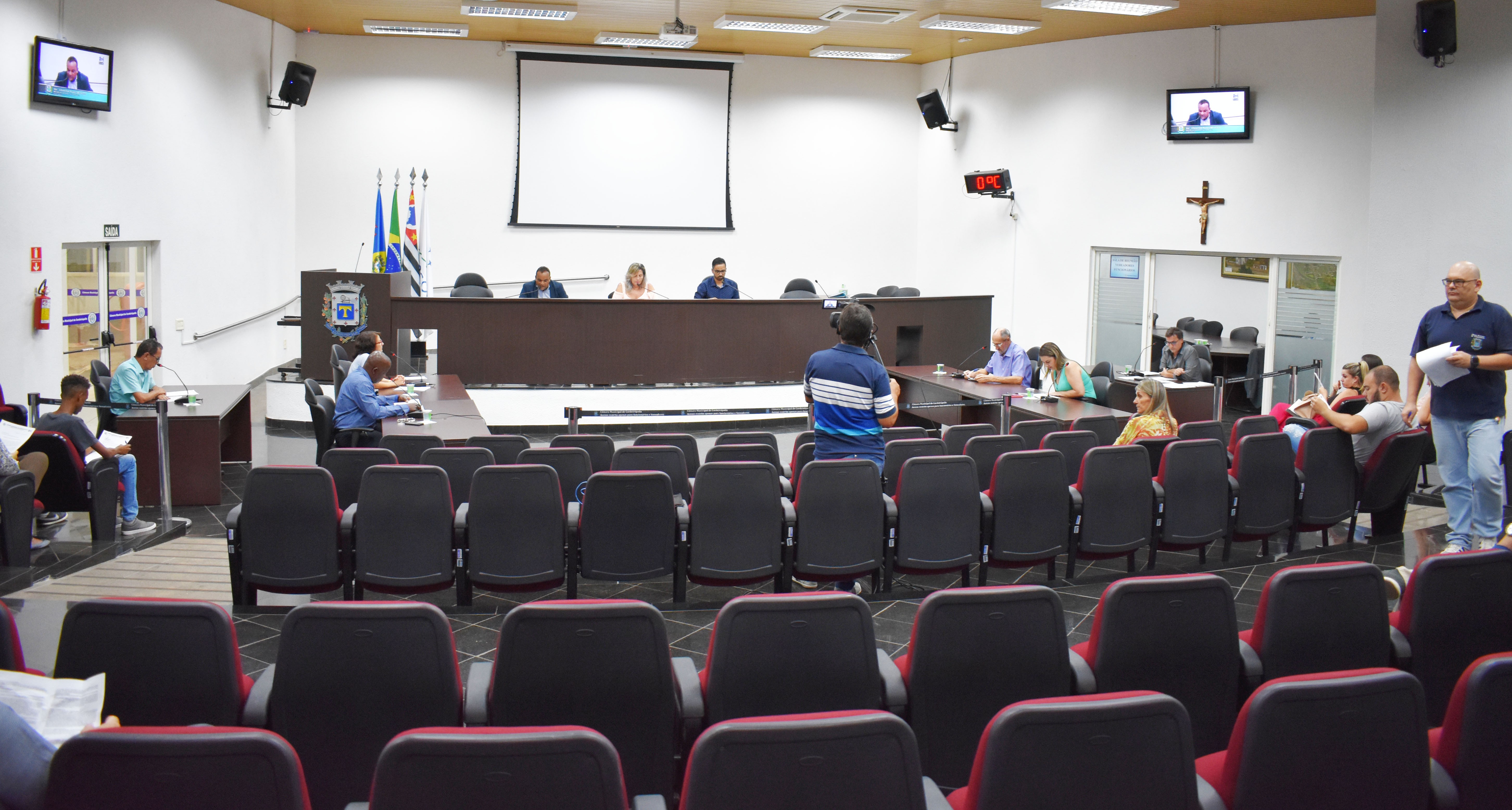 Imagem da notícia: Vereadores aprovam projeto para adequação do Poder Público às novas normas contábeis 