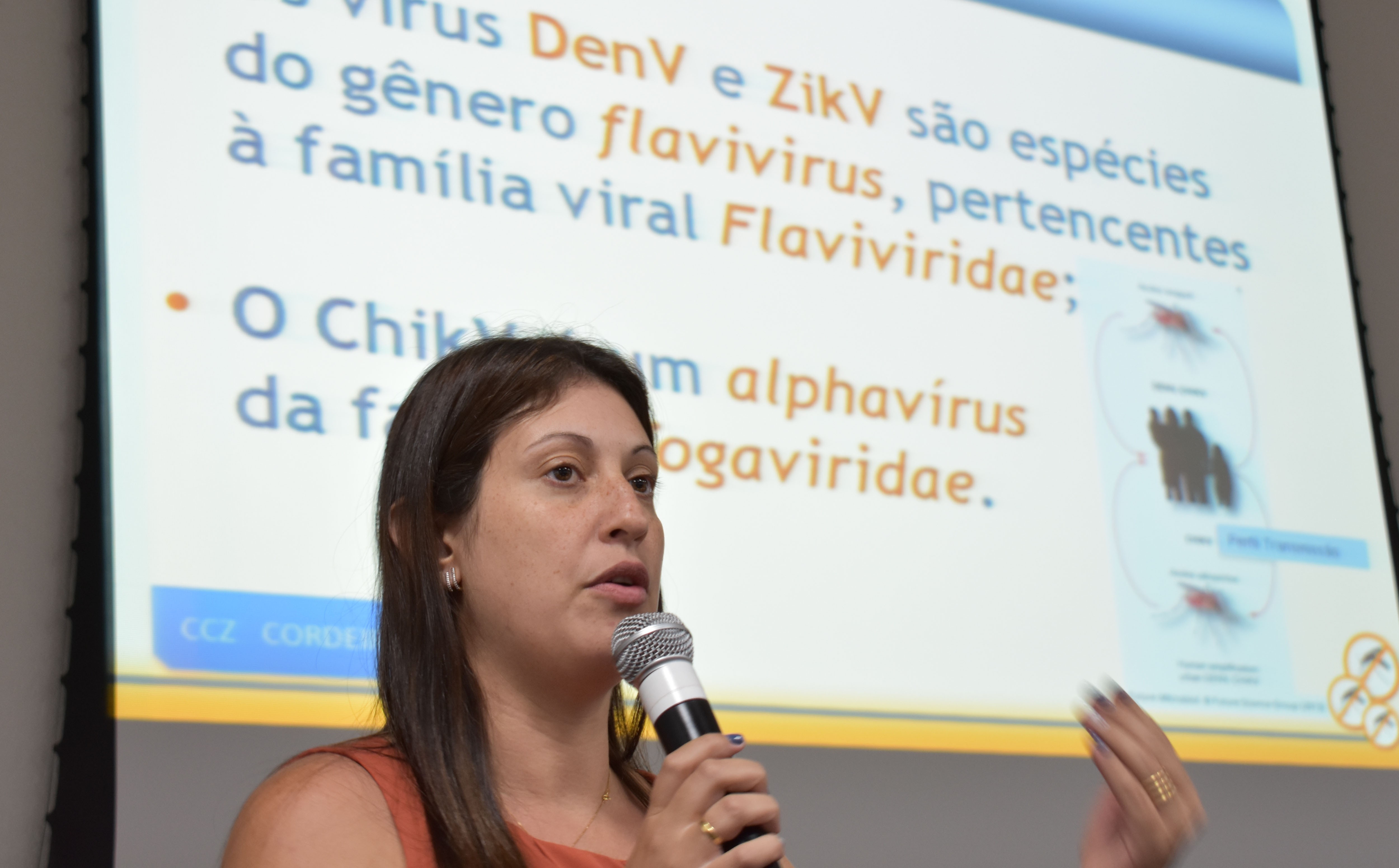 Imagem da notícia: Secretária da Saúde usa Tribuna Livre 